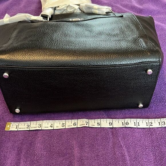 COACH NWT gorgeous black pebble leather crossbody handbag - Picture 4 of 11